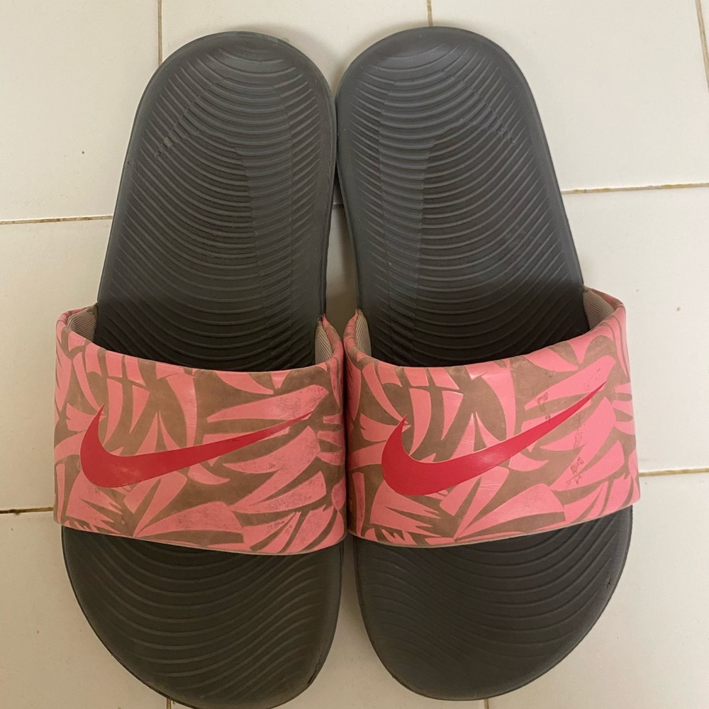 Girls Nike slide sandals pink/grey